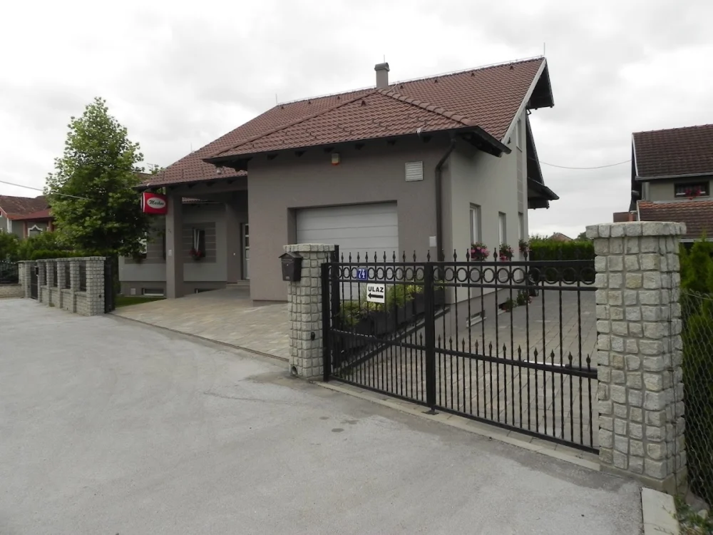 MARKOV AUTOTAPETARIJA